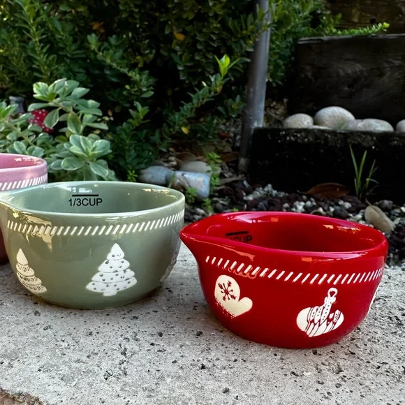 Tabletops unlimited ho ho ho Christmas measuring cups pinkmas pink pastel - Picture 8 of 11